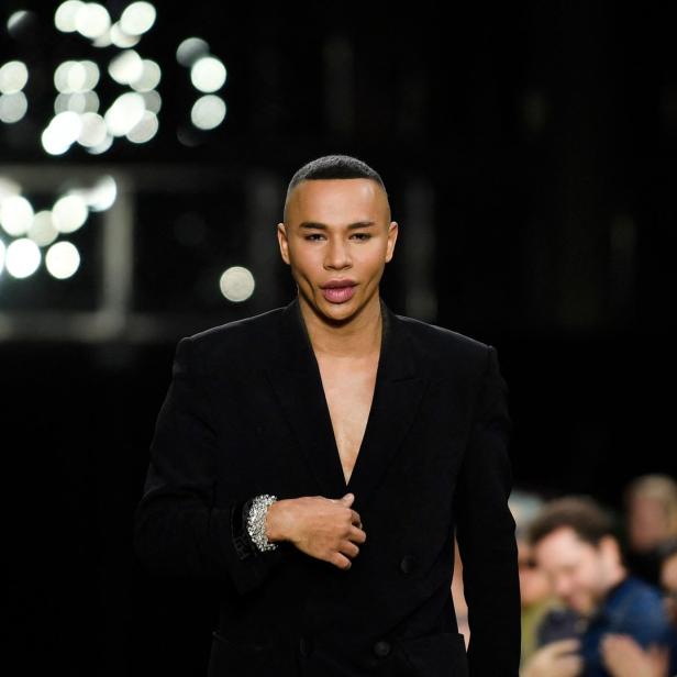 Olivier Rousteing, der Kreativdirektor von Balmain, auf dem Laufsteg.