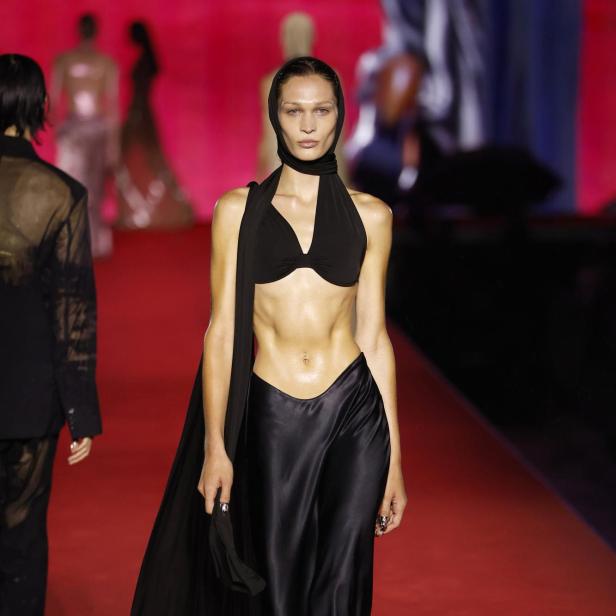 Eine Doppelgängerin von Bella Hadid?