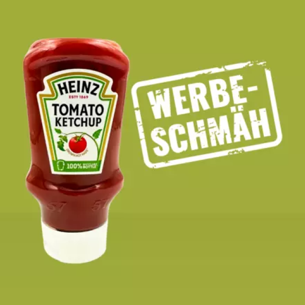 Eine Flasche Heinz Tomato Ketchup vor einem grünen Hintergrund mit dem Schriftzug „Werbeschmäh“.