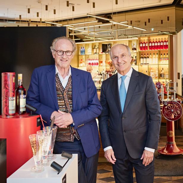 Matteo Thun mit Peter Friese, Chef der Wiener Campari Bar.