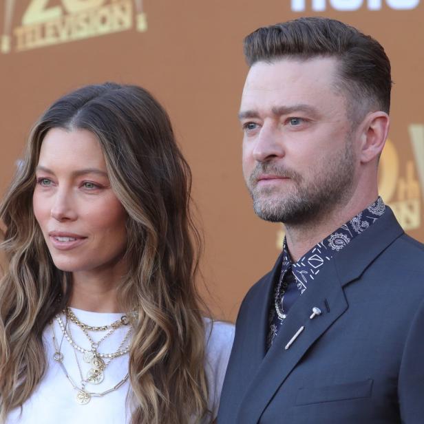 Jessica Biel und Justin Timberlake posieren auf einem Event.