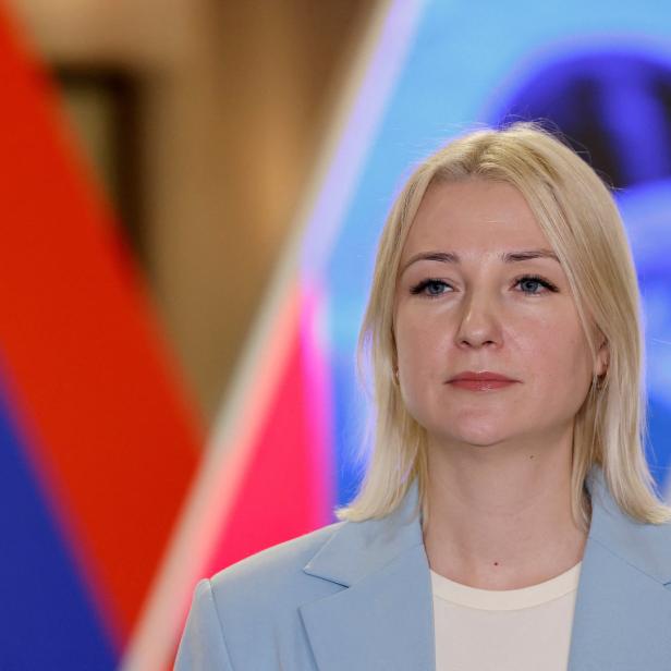 Die ehemalige Journalistin Jekaterina Dunzowa wäre bei der Präsidentenwahl in Russland kommenden März gerne gegen Amtsinhaber Wladimir Putin angetreten. Sie darf nicht.