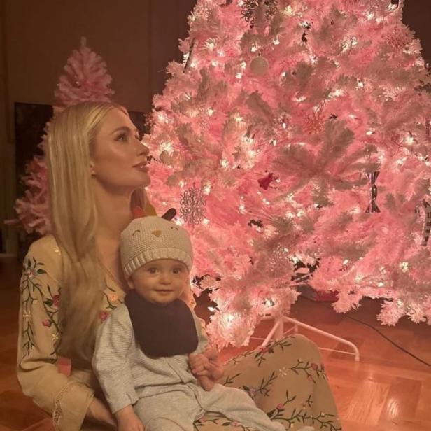 Ein pinker Christbaum für Paris Hilton und ihr Baby Phoenix