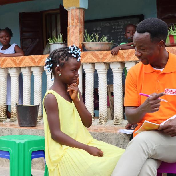 Die siebenjährige Angeline aus Gambia spricht über ihre Träume und Ziele. 