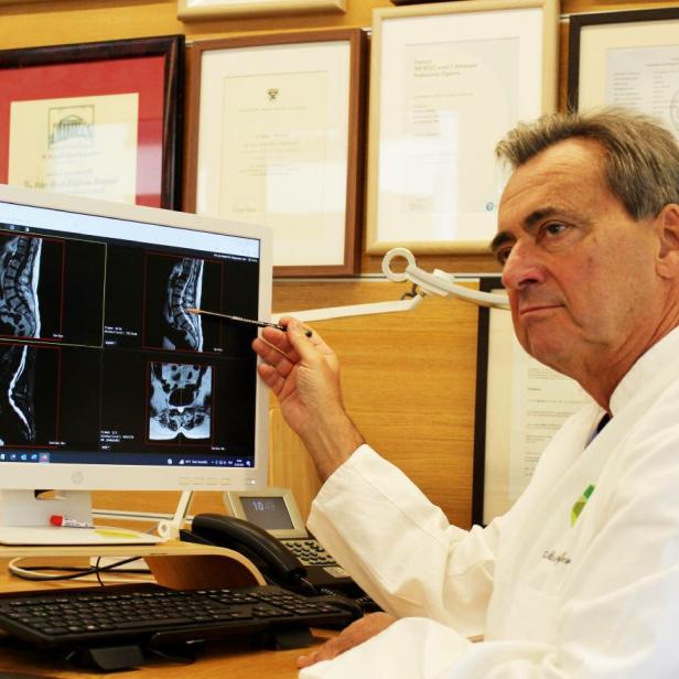 Prof. Dr. Michael Zimpfer bietet als Schmerzspezialist modernste Therapien an.