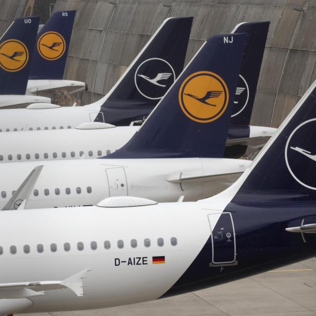 UFO trade union calls on flight attendants to strike at Lufthansa in Frankfurt