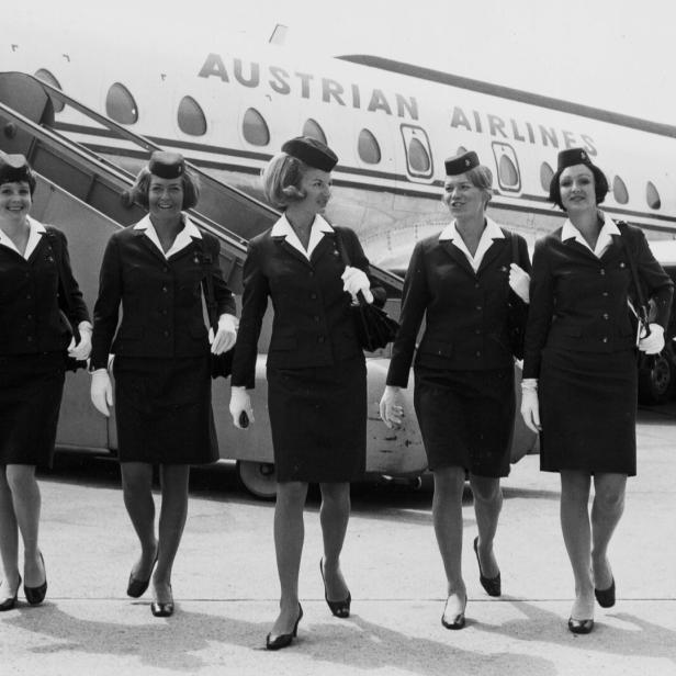 Ein historisches Foto von AUA-Flugbegleiterinnen