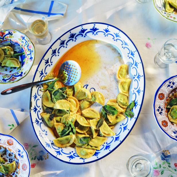 Mit Kartoffeln gefüllte Tortelli.