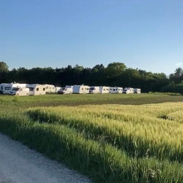 Roma-Camp in St. Pölten: Wilde Beschimpfungen und Polizeieinsatz