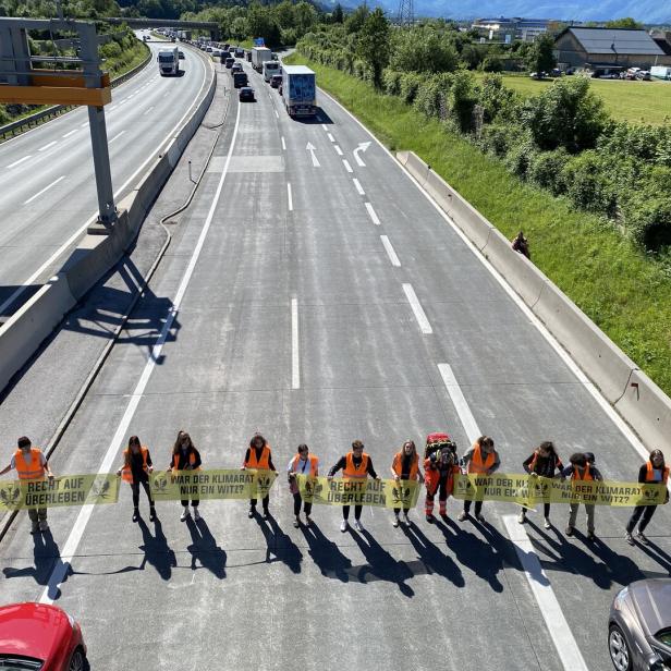 Klimakativisten auf der Autobahn
