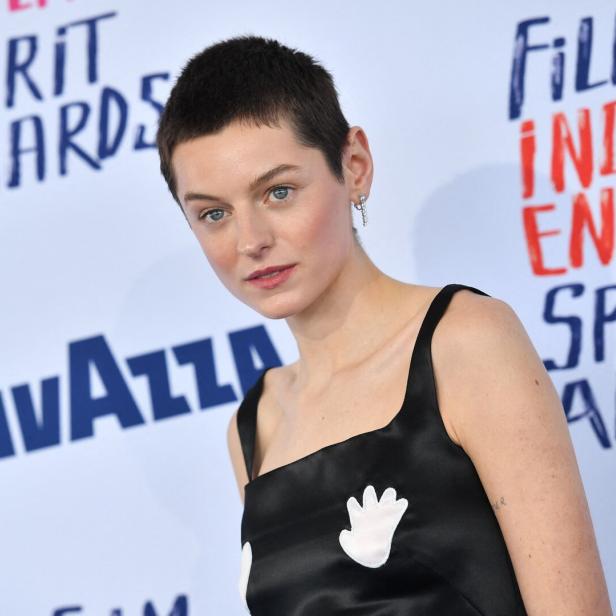 Emma Corrin bei den Film Independent Spirit Awards.