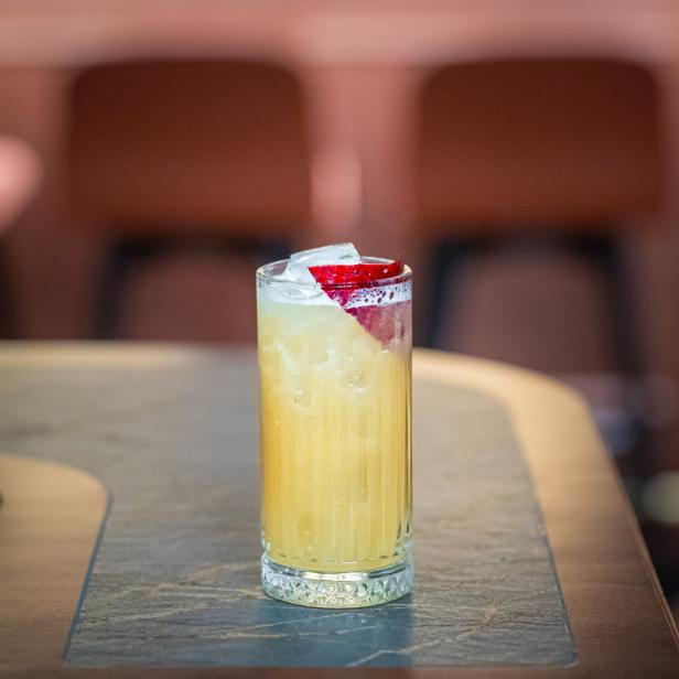 Gin-Cocktail aus der American-Latin-Bar Cinco.