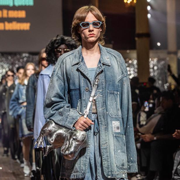 Designermode von Maison Mihara Yasuhiro.