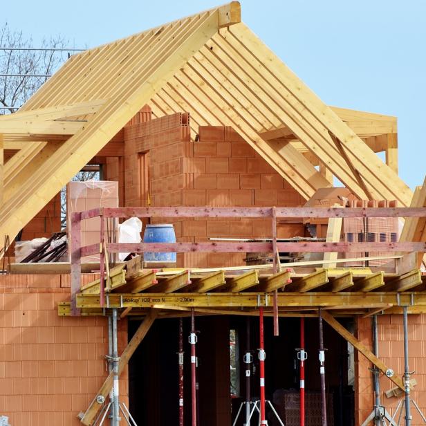 Mammutaufgabe Hausbau: Küche, Bad und Wohnbereich ideal planen