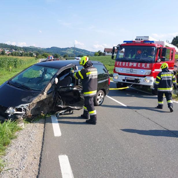 Frau ohne Führerschein verursachte Unfall: Mehrere Verletzte in Steiermark