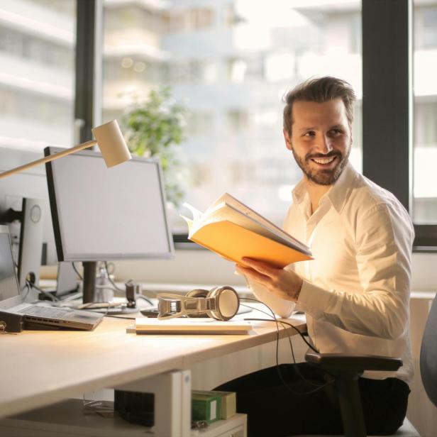 Wohlbefinden durch Coaching: Resilienz und Zufriedenheit am Arbeitsplatz stärken