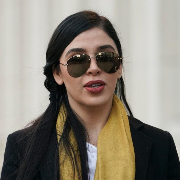 Emma Coronel Aispuro, die Frau von Joaquin „El Chapo“ Guzmán, trägt eine Sonnenbrille.