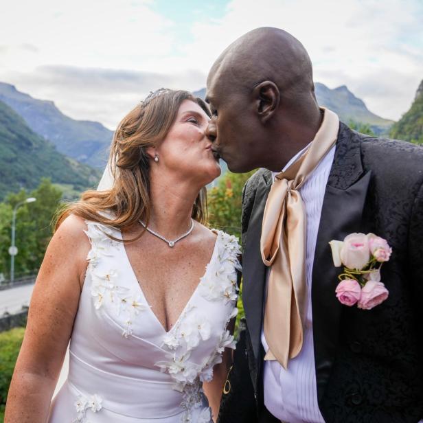 Norwegian Princess Martha Louise marries US businessman Durek Verrett