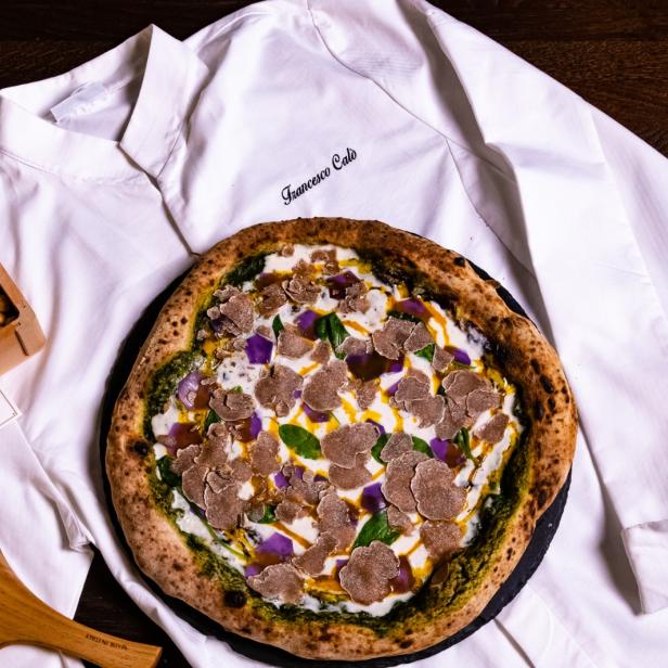 Diese Pizza mit weißem Trüffel gibt es ab sofort bei Via Toledo.
