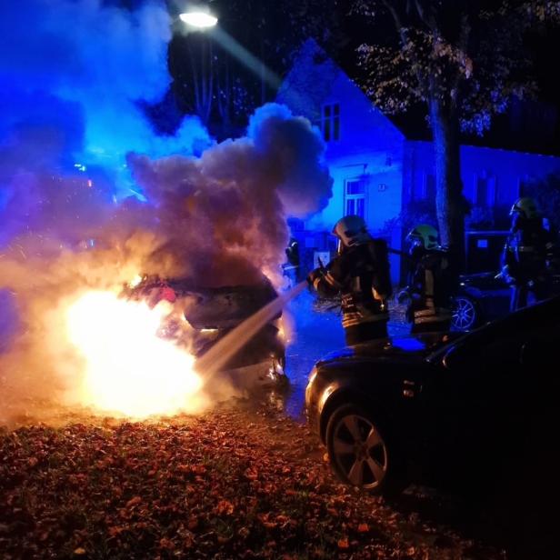 Schon wieder Autos in Flammen: Brandstifter macht St. Pölten unsicher