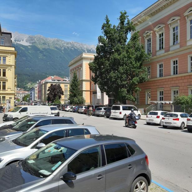 Mann drosch in Innsbruck mit Fahrradkette auf geparkte Autos ein