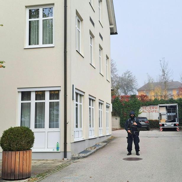 Nach Amoklauf in OÖ: 220 Hinweise auf Drexler ohne Erfolg, Polizei-Einsatz in Zug