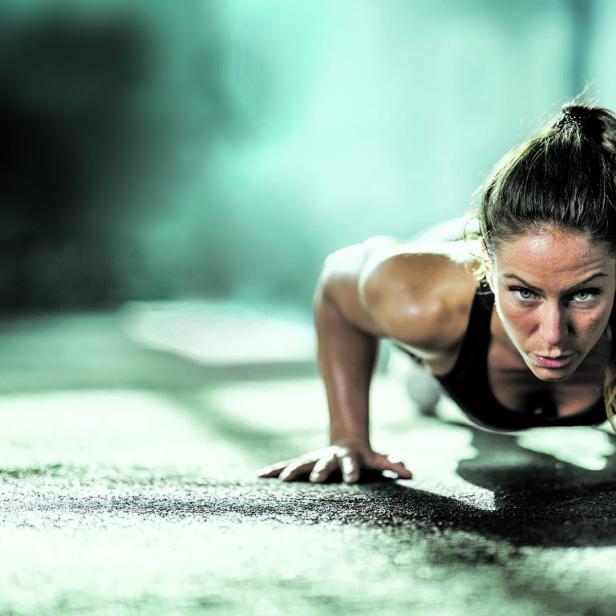 Für Liegestütze braucht es weder ein Fitnessstudio noch Geräte