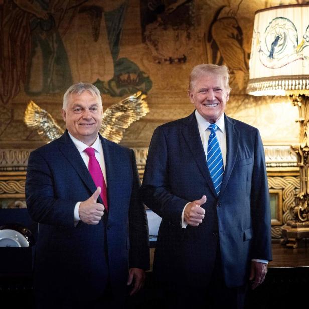   Viktor Orbán am 11. Juli 2024 neben Donald Trump auf dessen Anwesen in Mar-a-Lago in Palm Beach, Florida.