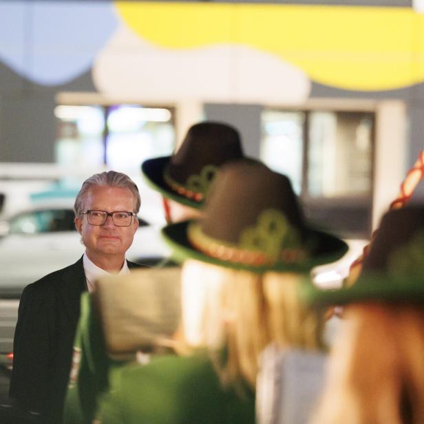 Der Landeshauptmann der Steiermark, Christopher Drexler (ÖVP), wurde vor zum &quot;Auftakt zur Steiermarktour 2024&quot; Montagabend vom Musikverein Großstübing empfangen