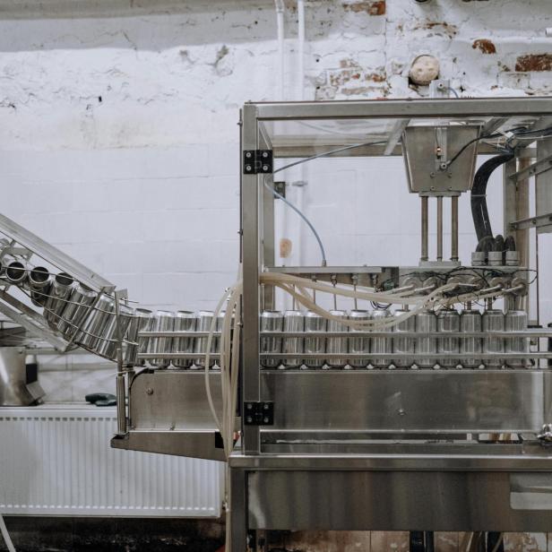 Innovation trifft Praxis: Moderne Fördertechnik für nachhaltige Logistiklösungen