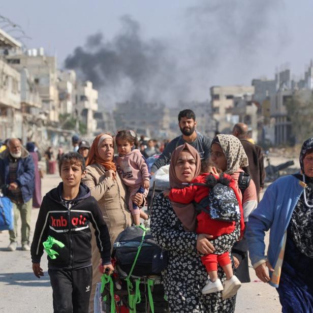 Palästinenser auf der Flucht im Norden Gazas von Beit Hanoun nach Jabalia.