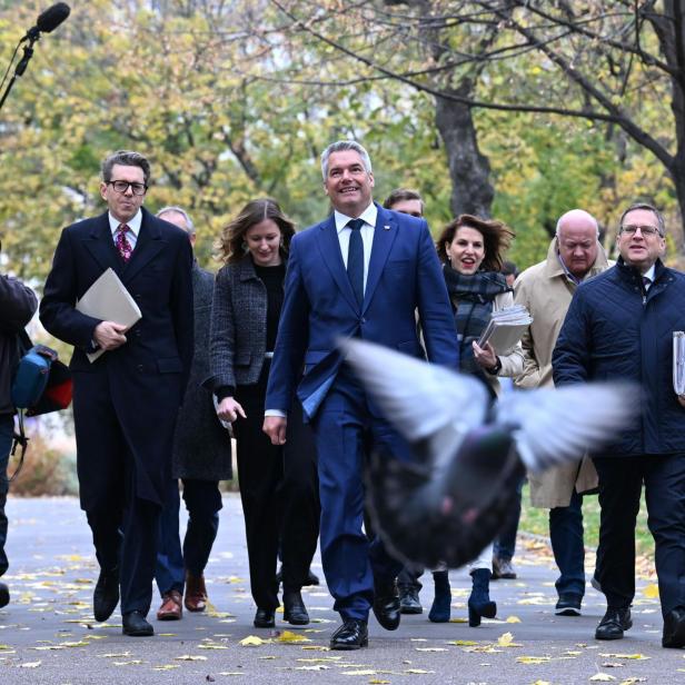 KOALITION: SONDIERUNGSGESPRÄCHE ZWISCHEN ÖVP, SPÖ UND NEOS: MAHRER / PLAKOLM / NEHAMMER / EDTSTADLER / STOCKER / WÖGINGER