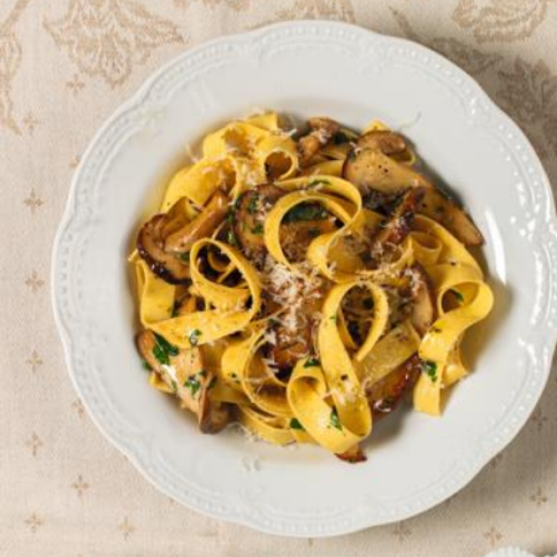 Zu Tisch bei den Royals: Frische Papparedelle mit Steinpilzen.
