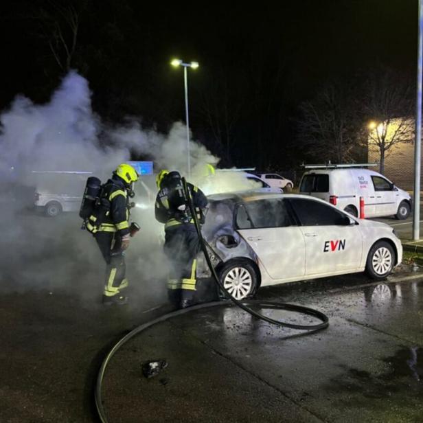 EVN-Auto brannte: Feuer-Phantom von St. Pölten hat wieder zugeschlagen