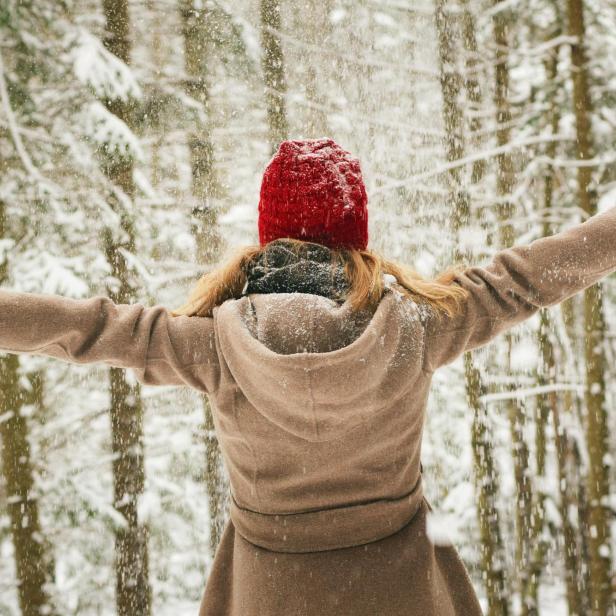 Die Wahrheit über Frauen und Kälteempfindlichkeit – Erforschung der Biologie und Mythen