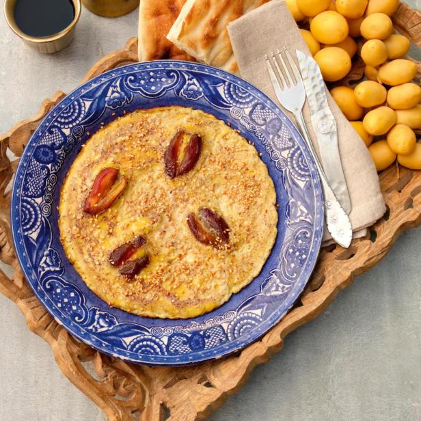 Traditionelles Dattel-Omelette.