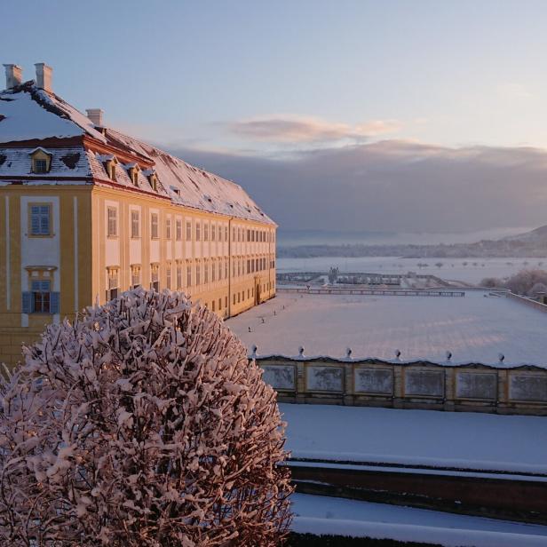 Das imposante Schloss Hof heißt Besucher auch im Winter herzlich willkommen.