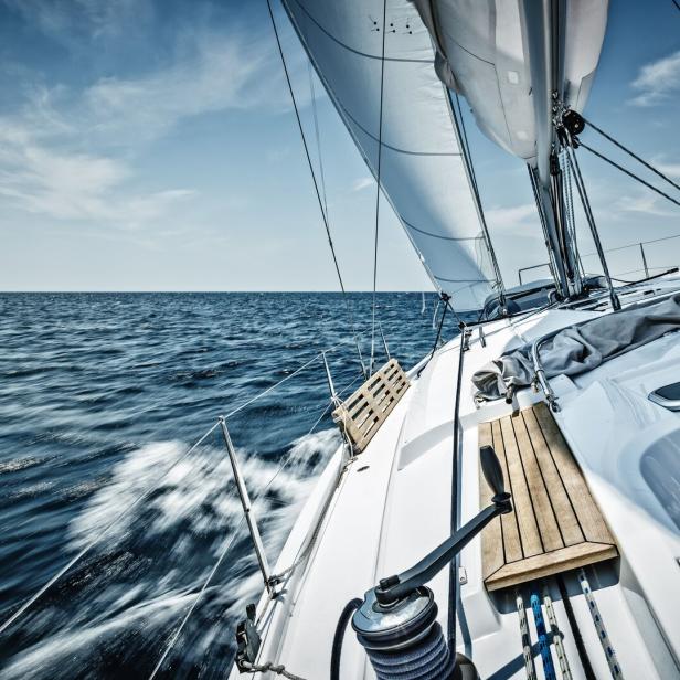 Drama bei Segel-Regatta: Mann nach Sturz von österreichischem Boot vermisst