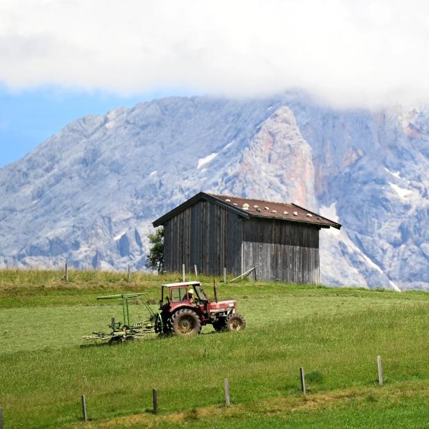 ++ THEMENBILD ++ LANDWIRTSCHAFT / WETTER / ERNTE / AGRAR / BAUER / ACKERBAU