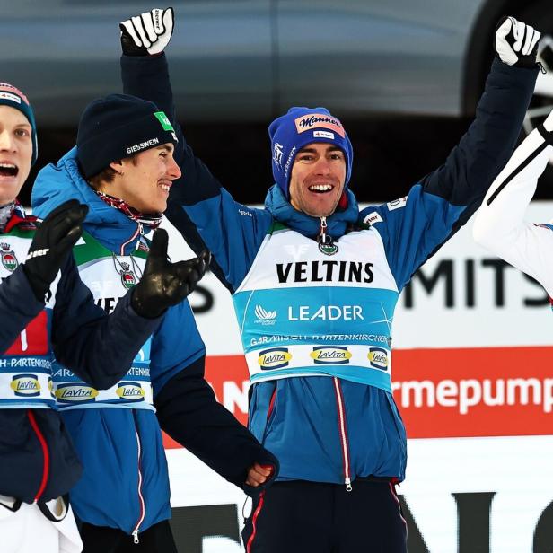  Dominanz pur: Tschofenig (re.) führt vor Hörl (li.) und Kraft in der Tournee-Wertung