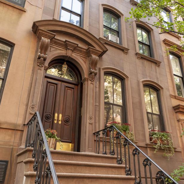 In diesem Haus auf der Perry Street in Greenwich Village, New York, „wohnte“ Carrie Bradshaw in Sex and the City.