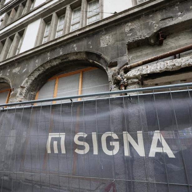 FILE PHOTO: Construction site of Karstadt department store of Rene Benko's Signa empire in Munich