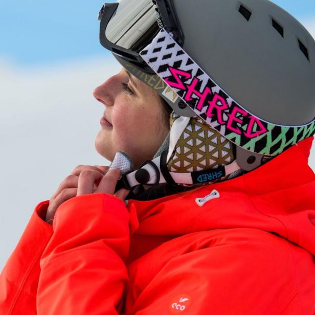 Skihelme verringern das Risiko von Kopfverletzungen beim Skifahren erheblich.