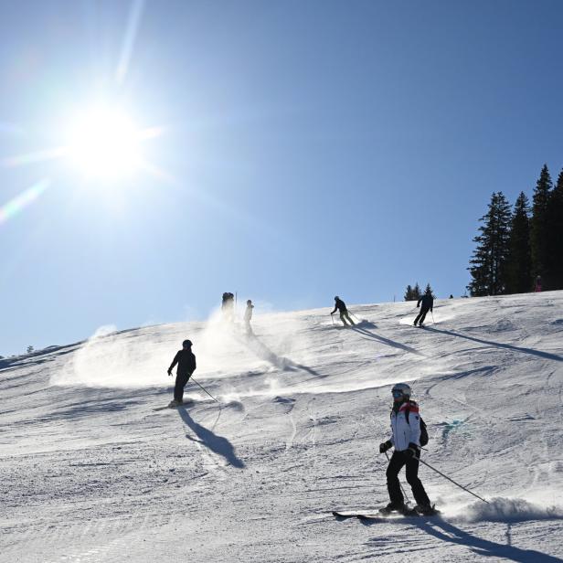 Schneelage wie diese ist ohne Beschneiungsanlagen in niedrig gelegenen Skigebieten kaum denkbar.