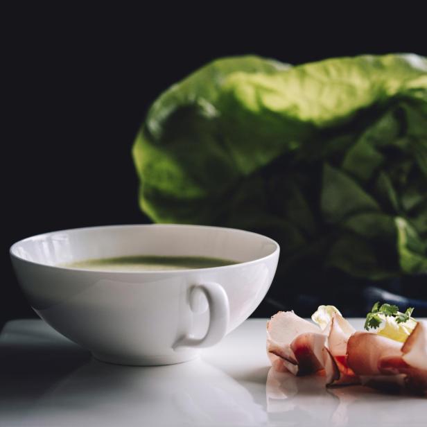 Geräucherte Kopfsalat-Suppe.