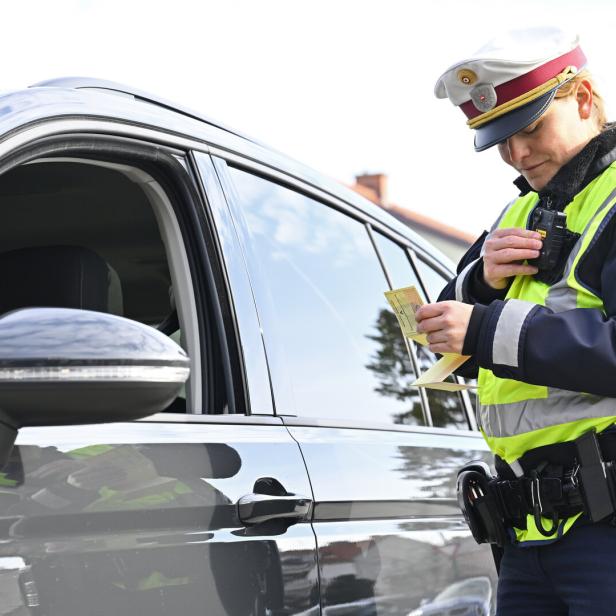 ++ THEMENBILD ++ POLIZEI / EXEKUTIVE / BODYCAM / KÖRPERKAMERA