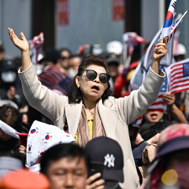 Präsident Yoon gestürzt: Eine neue Ära für Südkoreas Demokratie?