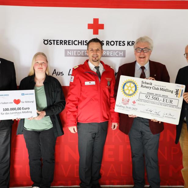 Geschäftsführer Jörg Branschädel, Knorr-Bremse, Sarah K., GSD-Landesdirektor und Mitglied der Geschäftsführung Hannes Buxbaum, Rotes Kreuz NÖ, Präsident Michael Werba, Rotarier Mödling, Willibald Plesser, Rotarier Mödling 