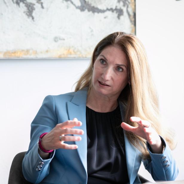 bank99-Vorständin: "Andere dünnen Filialnetz aus, wir bleiben"