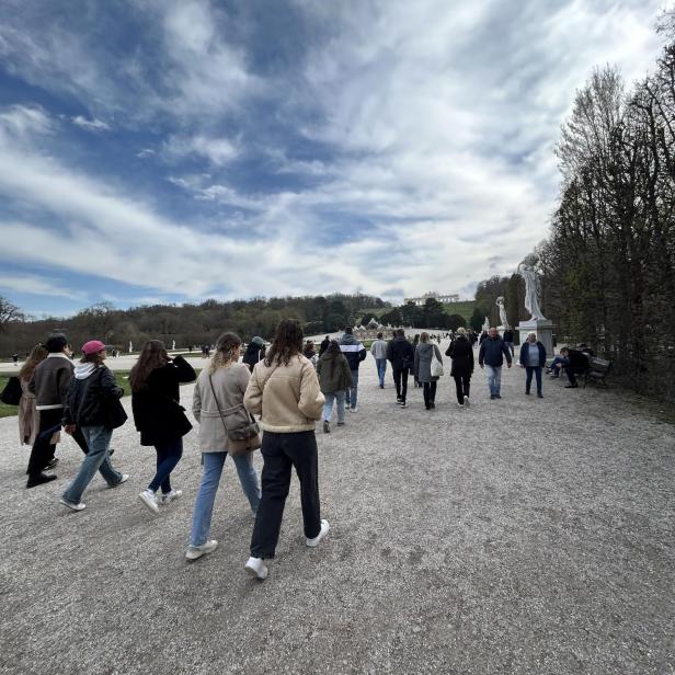 Befriend Vienna bei einem Spaziergang in Schönbrunn